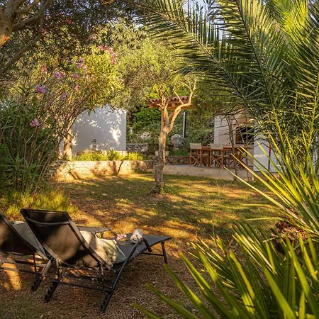 Casa Tramonto I Peaceful Family House With Garden, Semesterbostad *