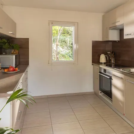 Casa Tramonto I Peaceful Family House With Garden, Veli Lošinj